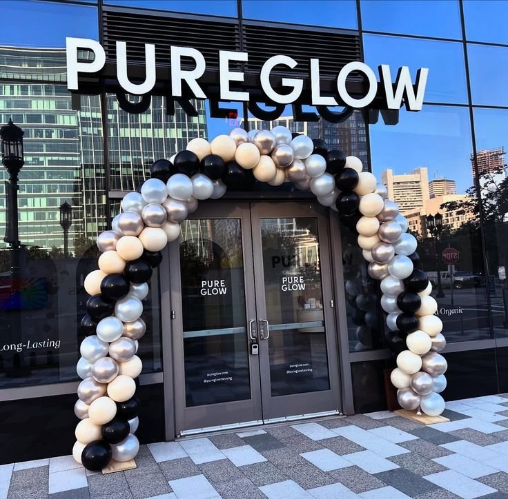#spiralballoonarch is back and look how elegant…